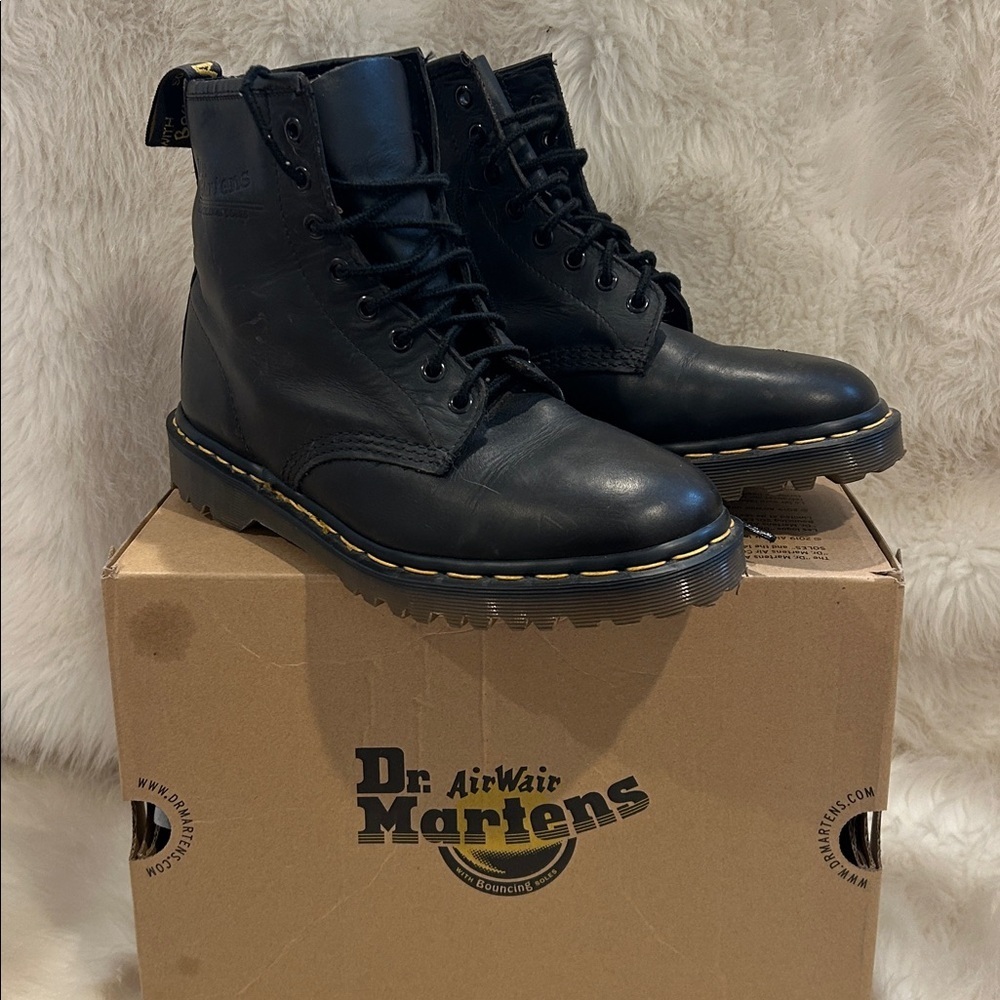 Dr Martens 1460 WOMEN'S Smooth Leather Lace Up Boots - Picture 4 of 10